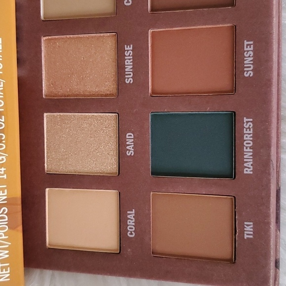 JAPONESQUE Lost in Tahiti Eyeshadow Palette - Picture 2 of 4